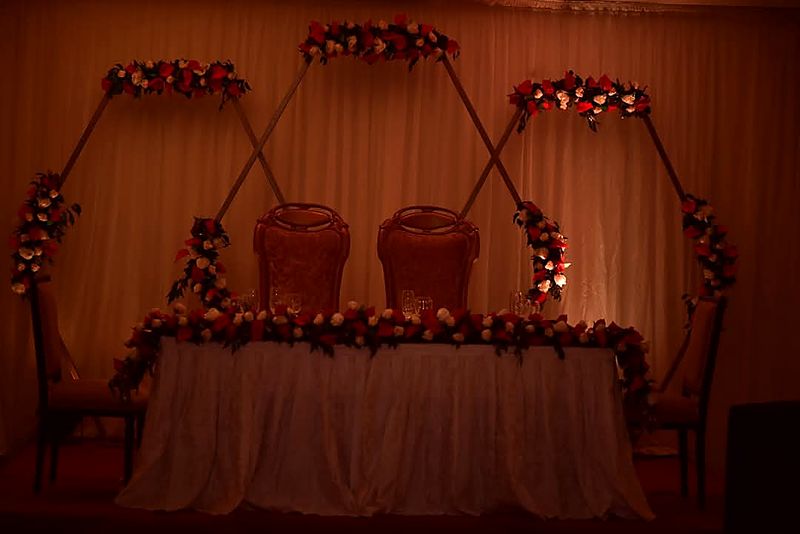 Table d’honneur et arches fleuries