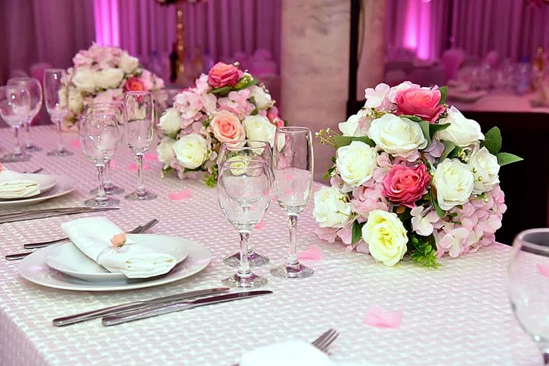 Composition florale et couvert